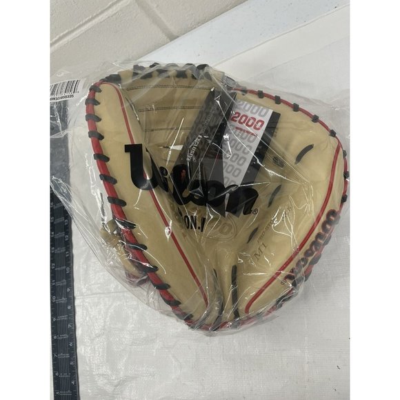 2024 Wilson A2000 Omaha Plaid M1SS 33.5” - CWS Omaha Exclusive Catcher’s Mitt - Picture 4 of 4